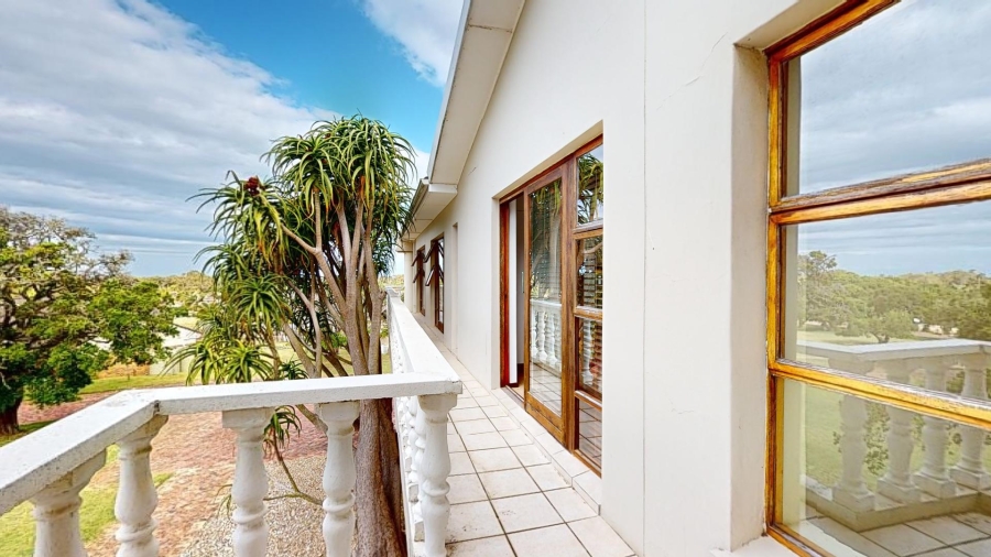 6 Bedroom Property for Sale in Walmer Heights Eastern Cape